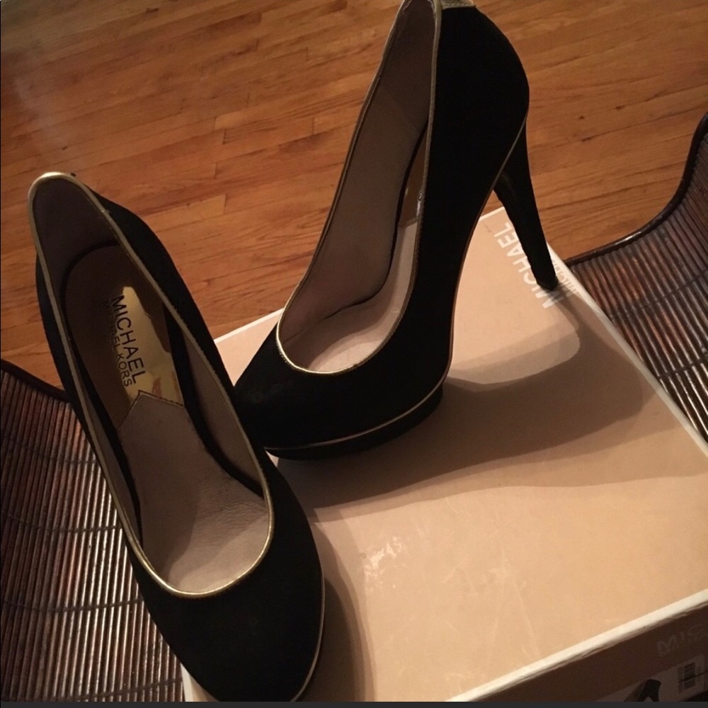 EUC Michael Kors Elegant Gideon Pump